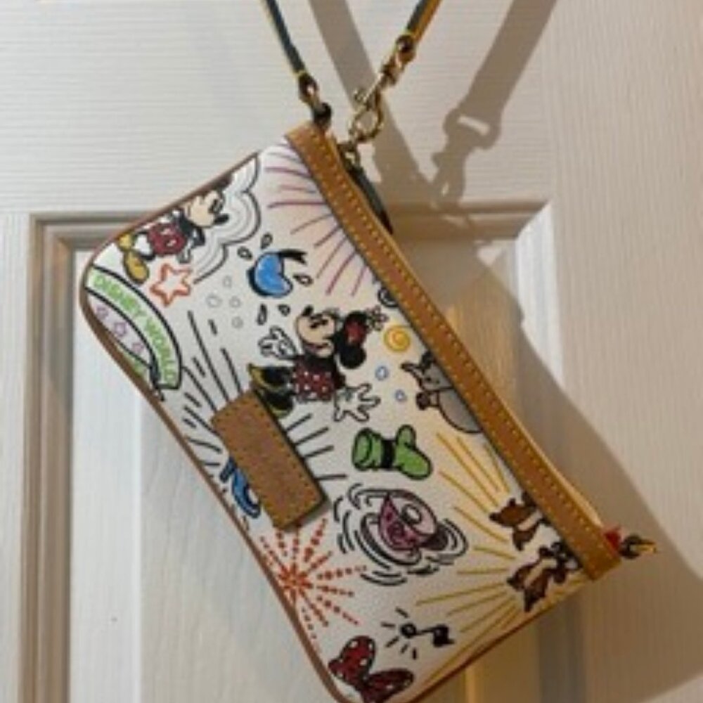 Dooney & Bourke Sketch Design - Wristlet
